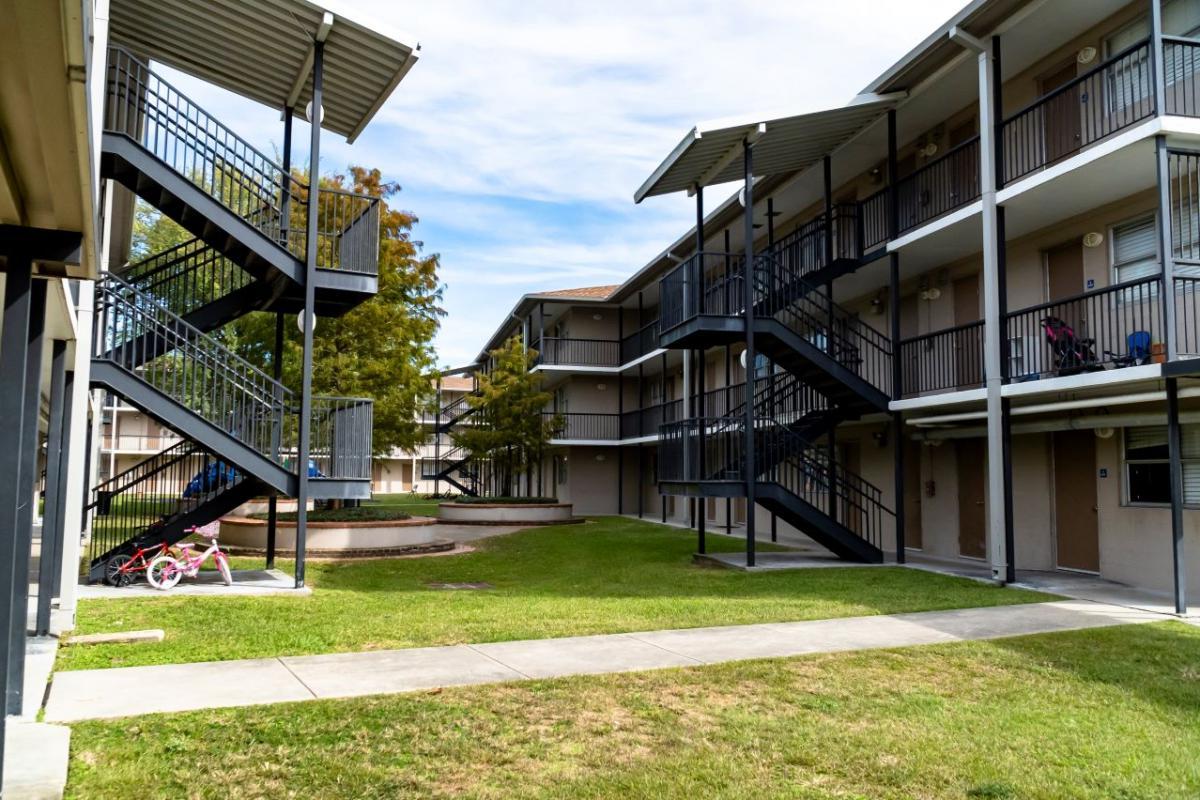 Lafitte Village Courtyard